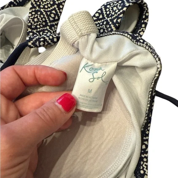 5/$25 Kona Sol Navy and Cream Geometric Halter Swim Top - Picture 4 of 5